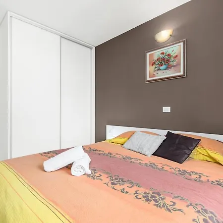 Beakovic Radosi A4 Apartment Porec