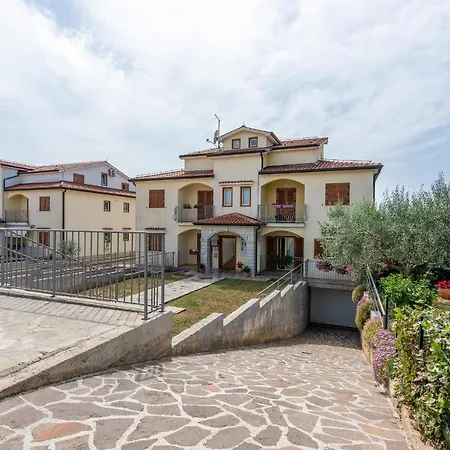 Beakovic Radosi A4 Apartment Poreč