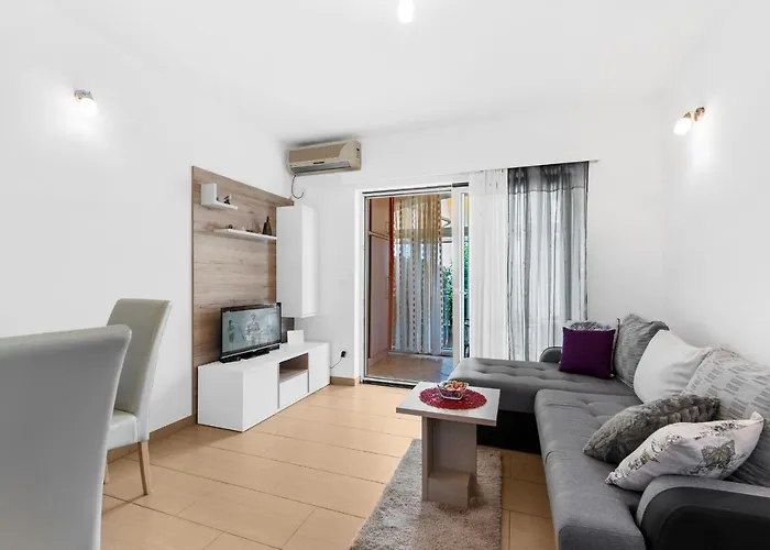 Appartement Beakovic Radosi A4 *